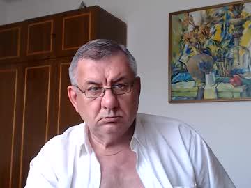 Watch machomale3 performing live on BoomCams free cam network