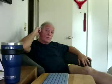 Watch mackdocc001 performing live on BoomCams free cam network
