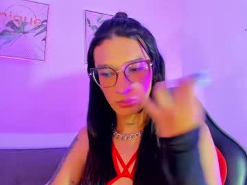 Watch maddie_ray_ performing live on BoomCams free cam network