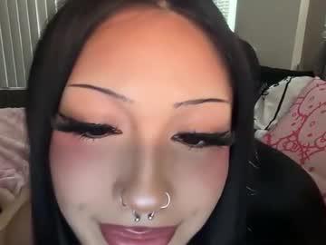 Watch maddiexbell performing live on BoomCams free cam network
