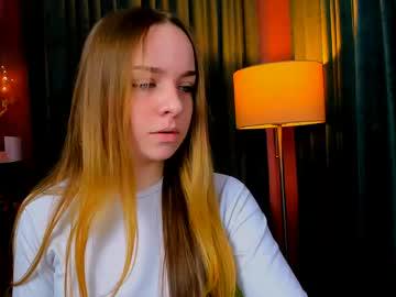 Watch maddy_moah performing live on BoomCams free cam network