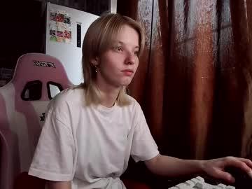 Watch madelaines performing live on BoomCams free cam network