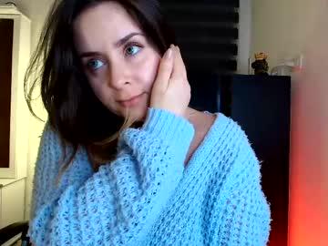 Watch madelamee performing live on BoomCams free cam network