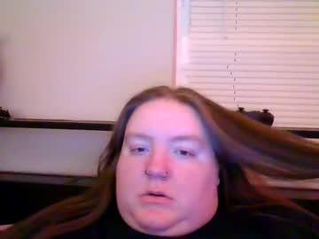 Watch maeluxe performing live on BoomCams free cam network