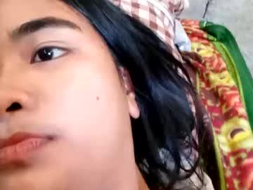 Watch maicajee performing live on BoomCams free cam network