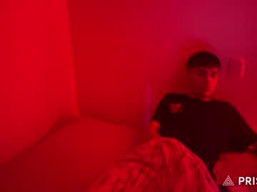 Watch maikitol2026 performing live on BoomCams free cam network