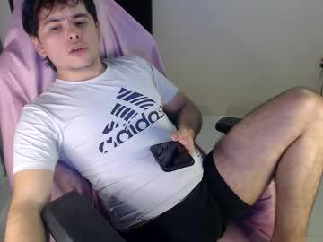 Watch makye_ performing live on BoomCams free cam network