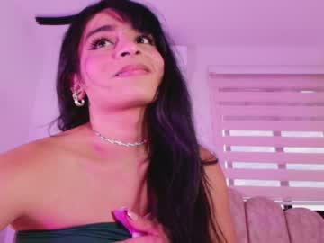Watch malaia_thompson_ performing live on BoomCams free cam network