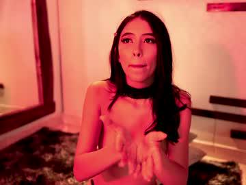 Watch mallory_dietlinde performing live on BoomCams free cam network