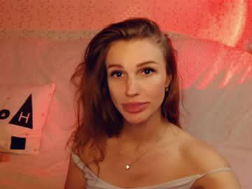 Watch malvinka666 performing live on BoomCams free cam network
