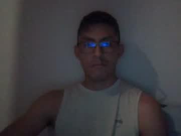 Watch manucurve performing live on BoomCams free cam network