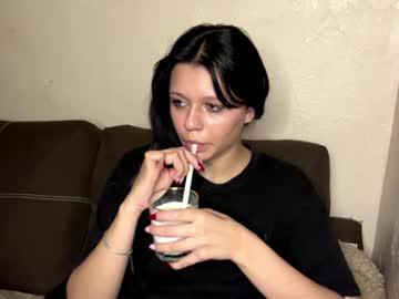 Watch manya_money performing live on BoomCams free cam network