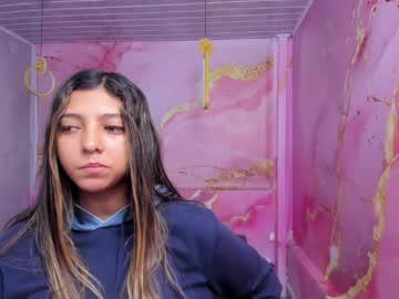 Watch maraluna_ performing live on BoomCams free cam network