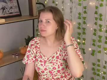 Watch maria_henderson_ performing live on BoomCams free cam network