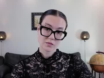 Watch marie_fitch performing live on BoomCams free cam network