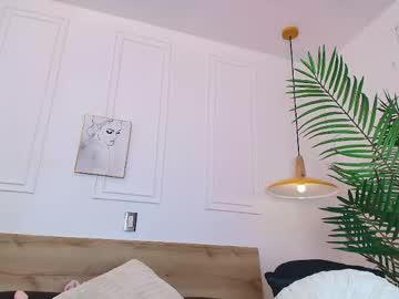 Watch mariee_rosee performing live on BoomCams free cam network