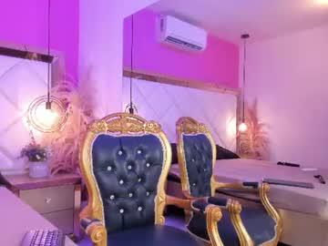 Watch marieee__ performing live on BoomCams free cam network