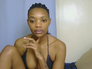 Watch marly_babe performing live on BoomCams free cam network