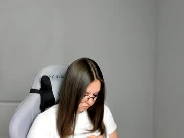 Watch mary_wave_ performing live on BoomCams free cam network