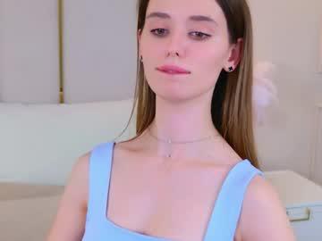 Watch marybeth_snow performing live on BoomCams free cam network
