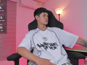 Watch maxxx_0 performing live on BoomCams free cam network