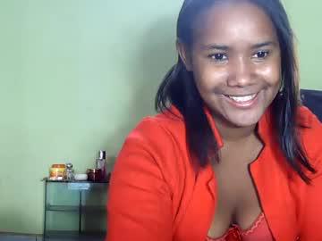 Watch maya275326 performing live on BoomCams free cam network