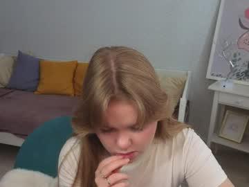 Watch melissa_199 performing live on BoomCams free cam network