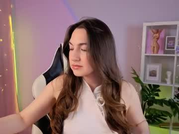 Watch melissachaarm_ performing live on BoomCams free cam network
