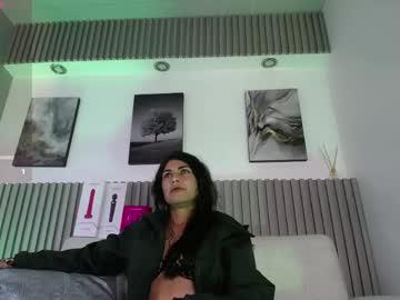 Watch melodiroux_ performing live on BoomCams free cam network