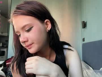 Watch meowakira performing live on BoomCams free cam network