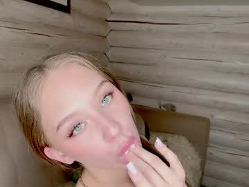 Watch meristenehjem performing live on BoomCams free cam network