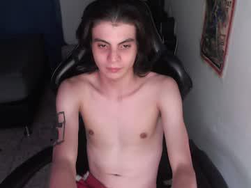 Watch meteorichandling performing live on BoomCams free cam network