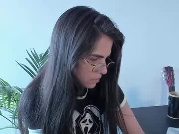Watch meurief performing live on BoomCams free cam network