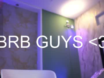 Watch mia_coliin performing live on BoomCams free cam network