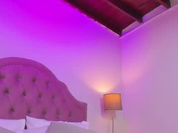 Watch mia_culpa22 performing live on BoomCams free cam network