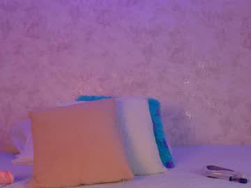 Watch mia_hill1_ performing live on BoomCams free cam network