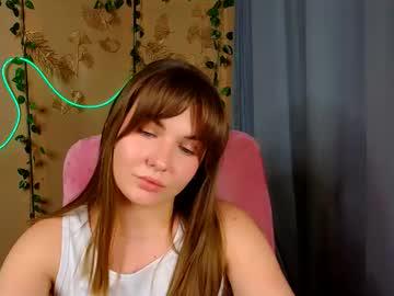 Watch mia_lemm performing live on BoomCams free cam network