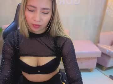 Watch mia_vip_a performing live on BoomCams free cam network