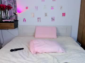 Watch miakeler performing live on BoomCams free cam network