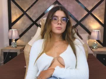 Watch miasilverr performing live on BoomCams free cam network