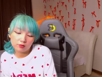 Watch milla_waves performing live on BoomCams free cam network
