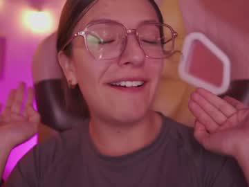 Watch milly_kenner performing live on BoomCams free cam network
