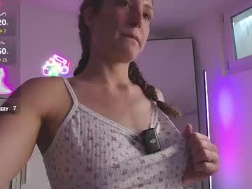 Watch miraclubxxx performing live on BoomCams free cam network