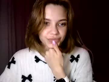 Watch miralapics performing live on BoomCams free cam network