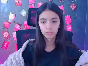 Watch miri_miss performing live on BoomCams free cam network
