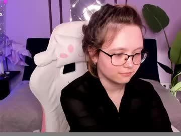 Watch mirra_kiss performing live on BoomCams free cam network