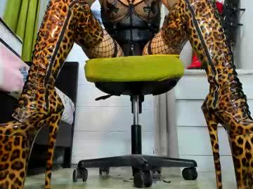 Watch mistresstiffany69 performing live on BoomCams free cam network