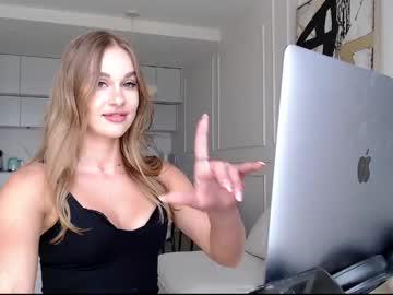 Watch mistressuniverse performing live on BoomCams free cam network