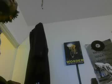 Watch mizerze performing live on BoomCams free cam network