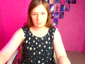 Watch molly_mis performing live on BoomCams free cam network